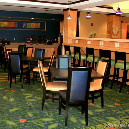 Fairfield Inn & Suites By Marriott Fairmont 